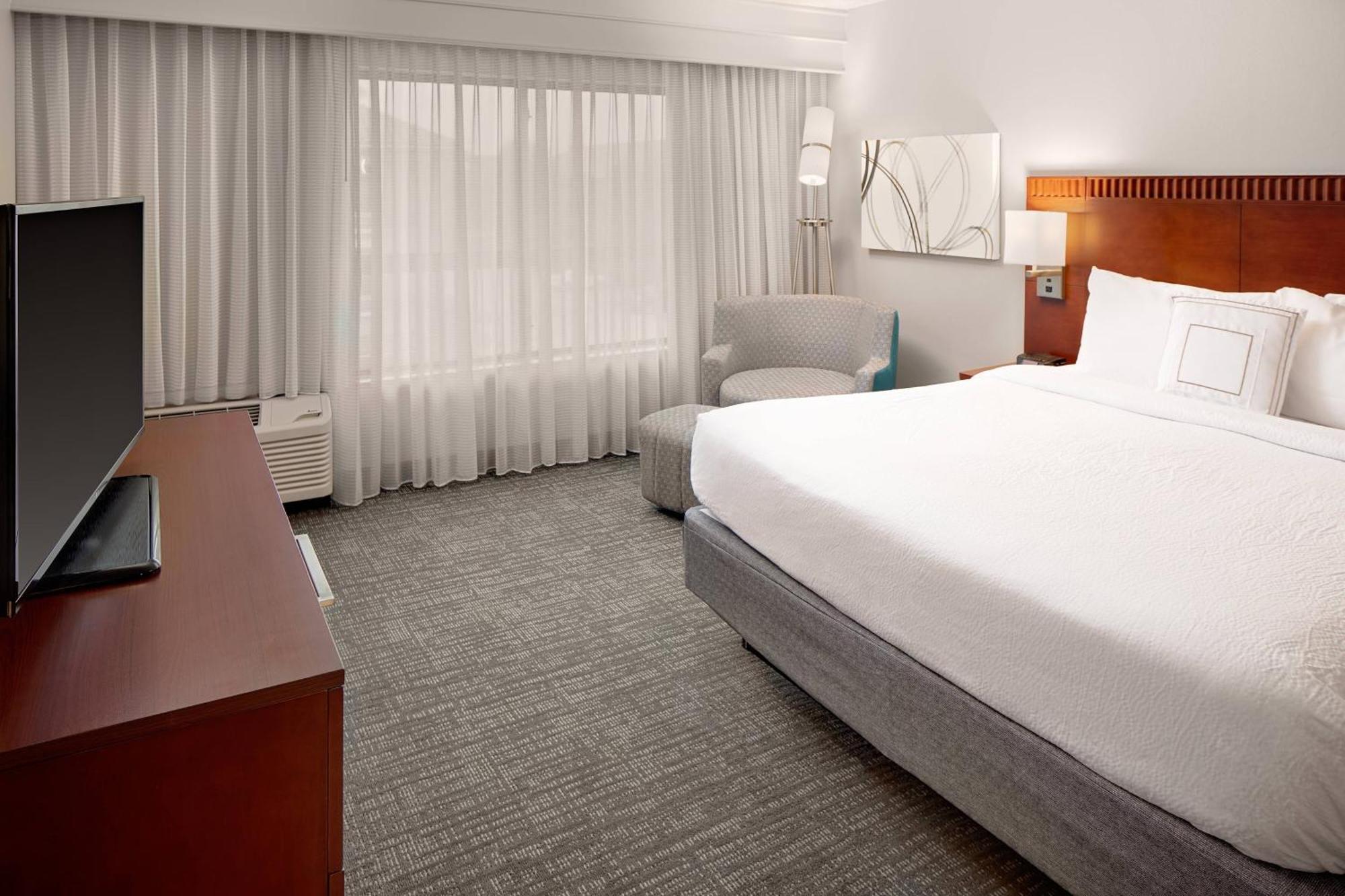 Courtyard By Marriott Houston Rice University Exterior photo