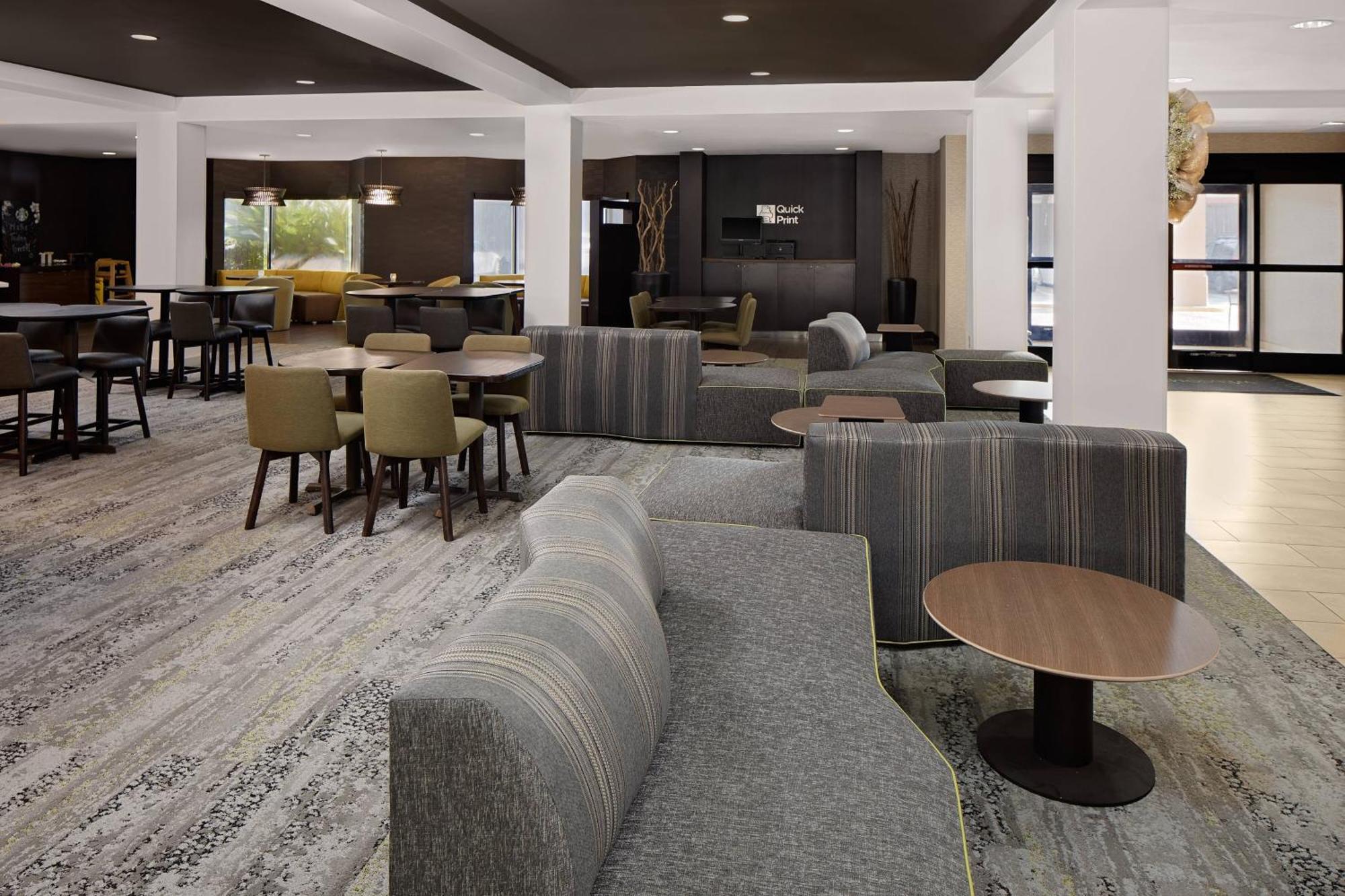 Courtyard By Marriott Houston Rice University Exterior photo