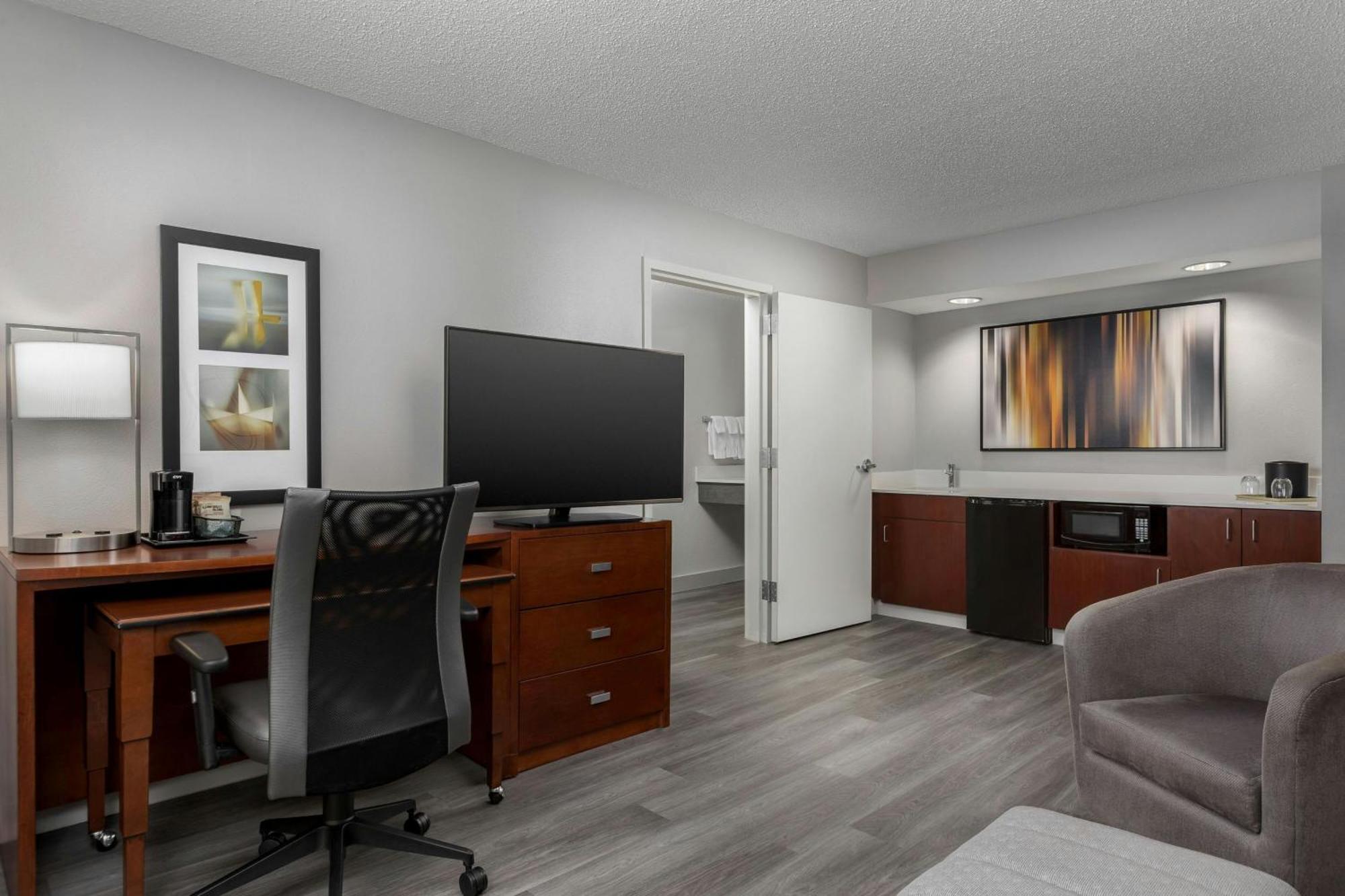 Courtyard By Marriott Houston Rice University Exterior photo