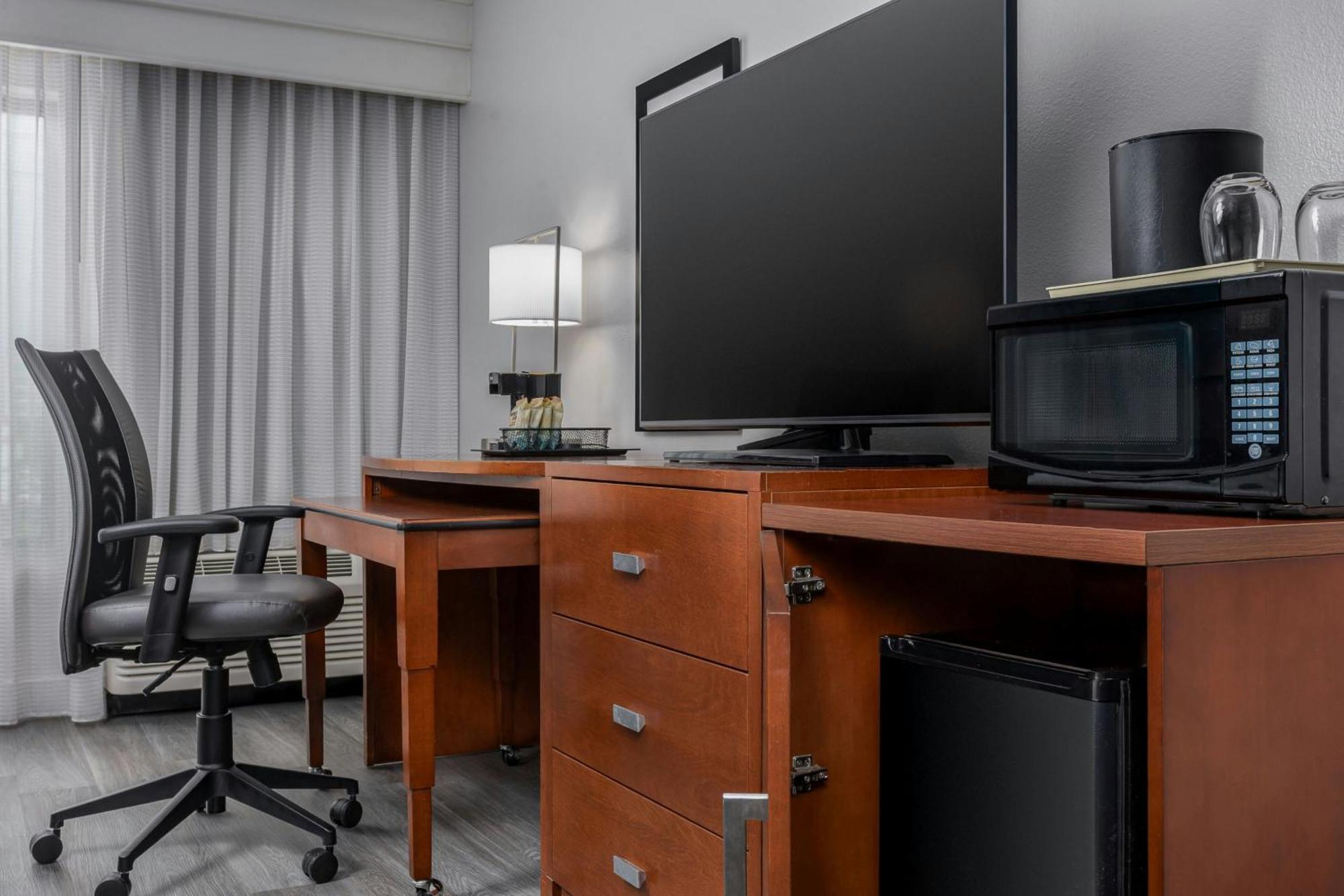 Courtyard By Marriott Houston Rice University Exterior photo