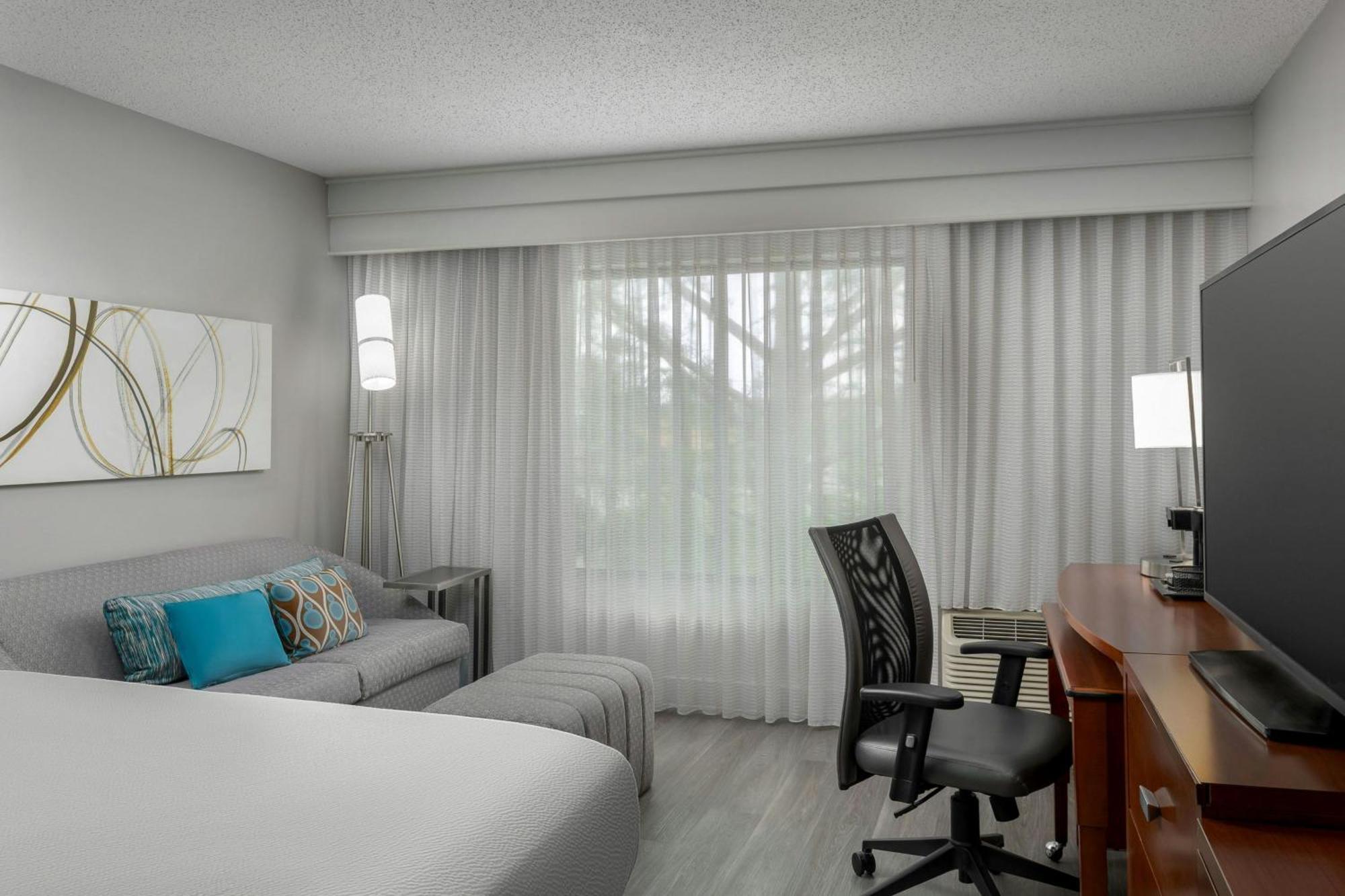 Courtyard By Marriott Houston Rice University Exterior photo